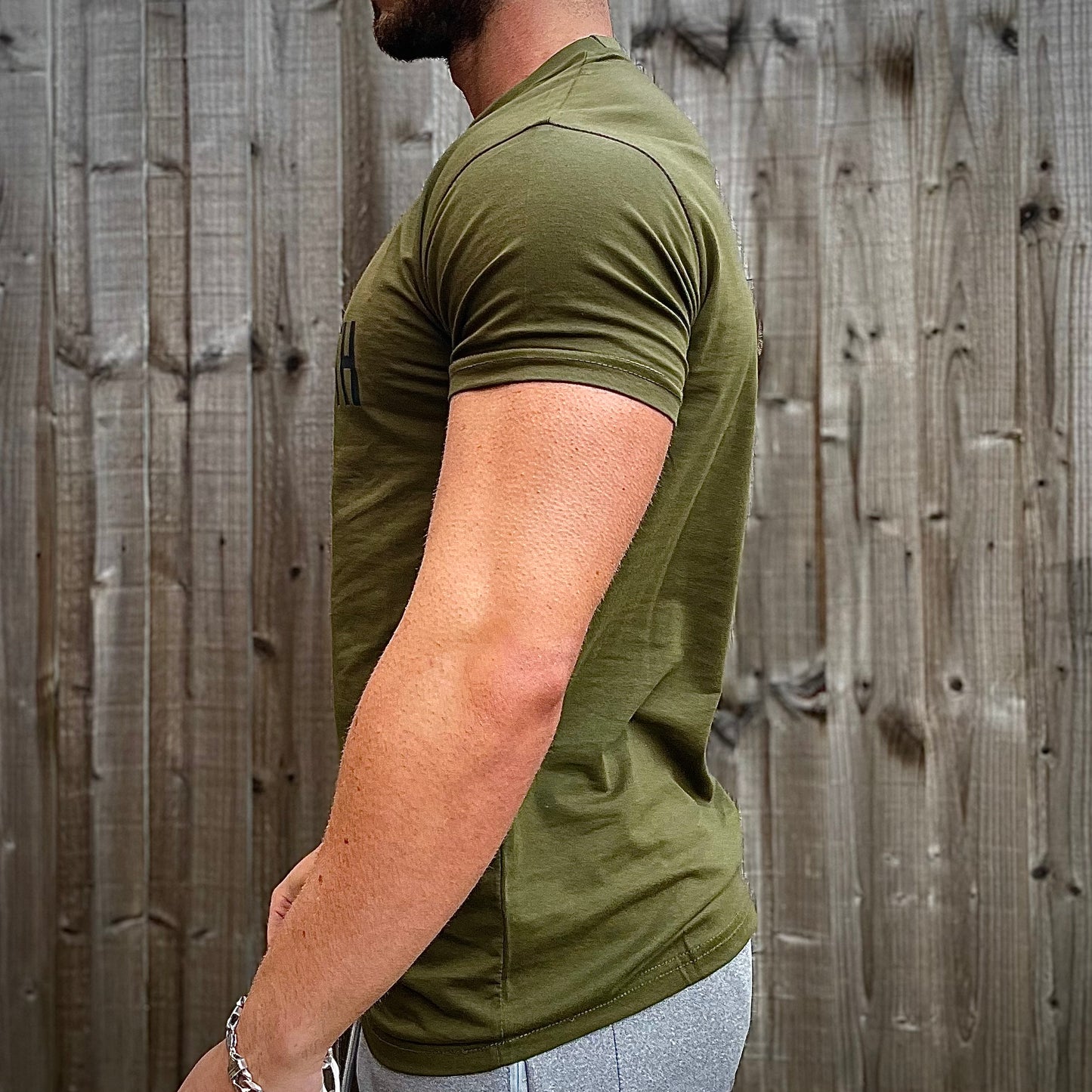 YAKKA STRENGTH TEE