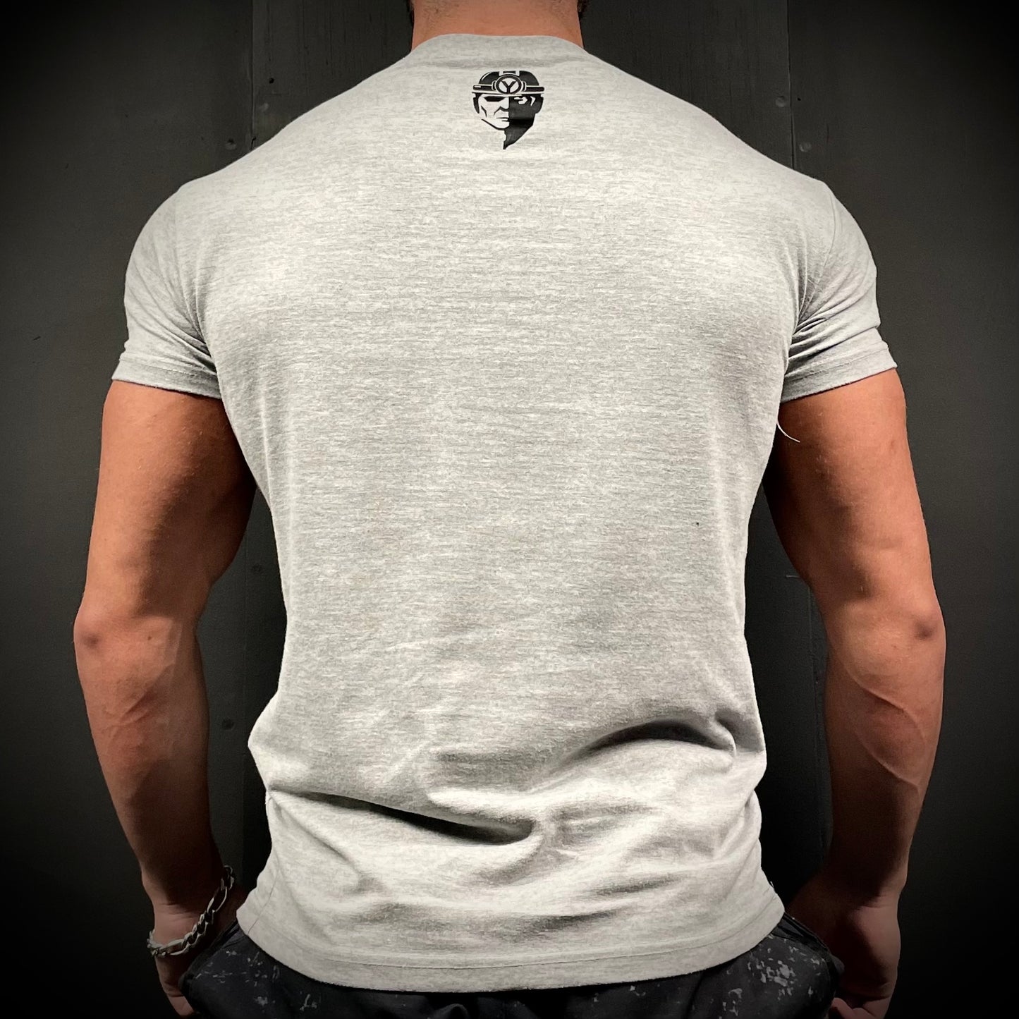 YAKKA STRENGTH TEE